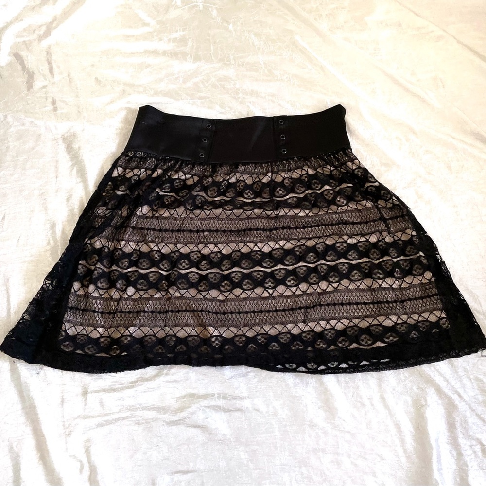 ❤️‍🔥3/$22❤️‍🔥 Corset style nude and lace skirt with fake leather
